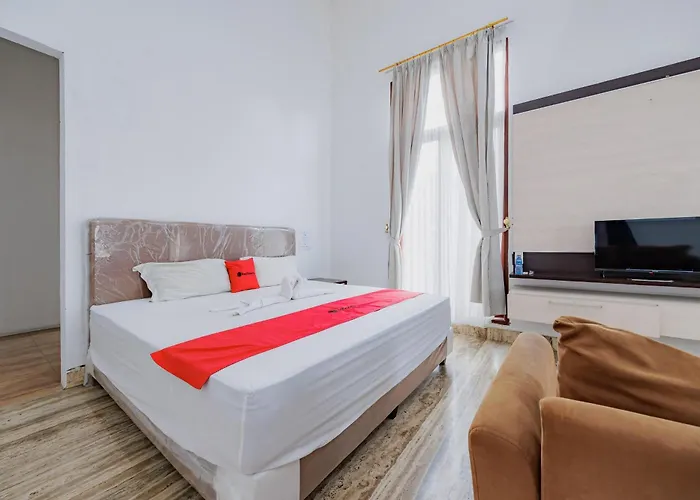 RedDoorz Premium @ Gandaria Jagakarsa Hotel Jakarta